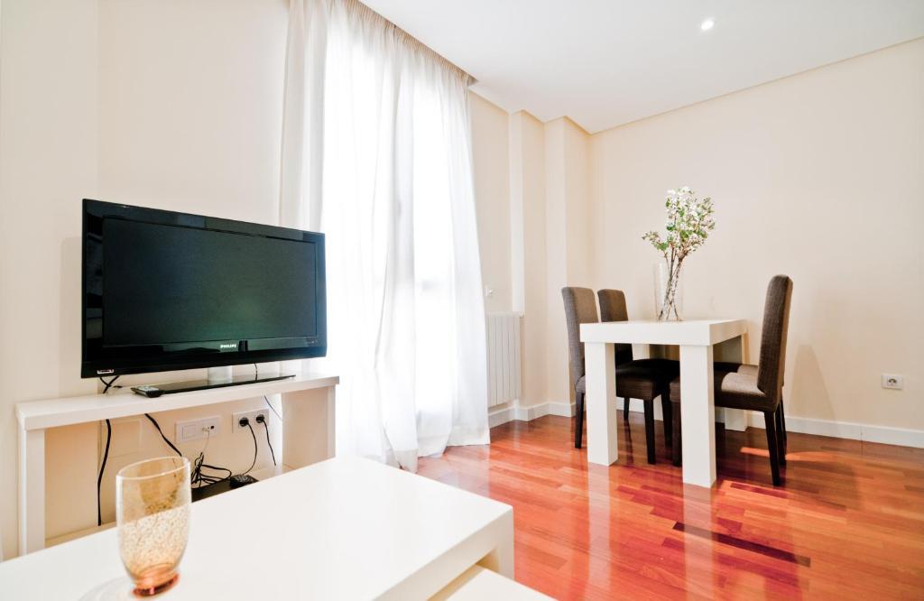 Hostal Retiro Madrid Extérieur photo