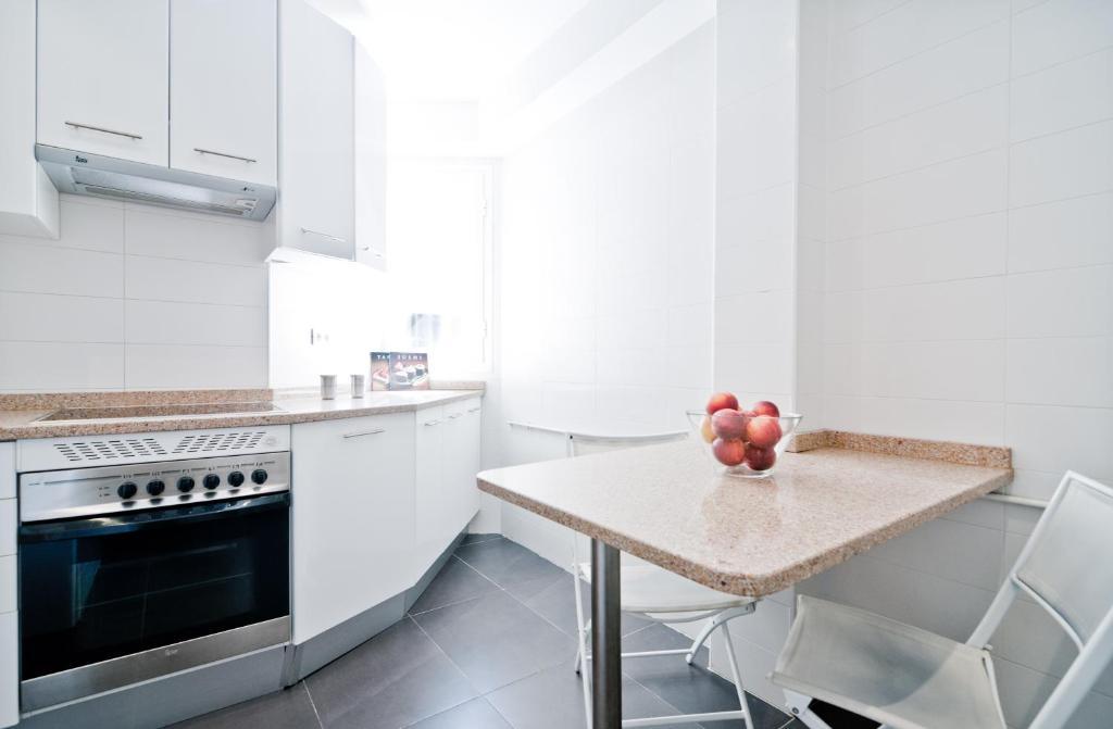Hostal Retiro Madrid Extérieur photo