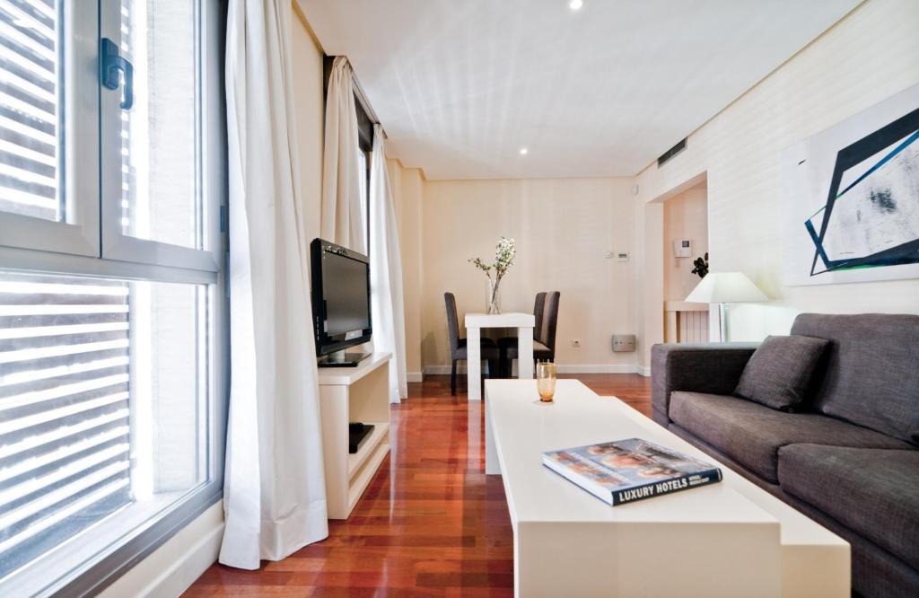 Hostal Retiro Madrid Extérieur photo