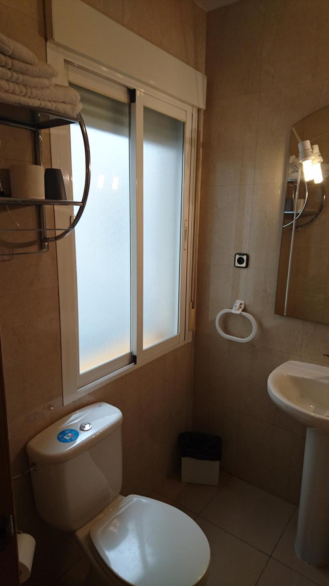 Hostal Retiro Madrid Extérieur photo