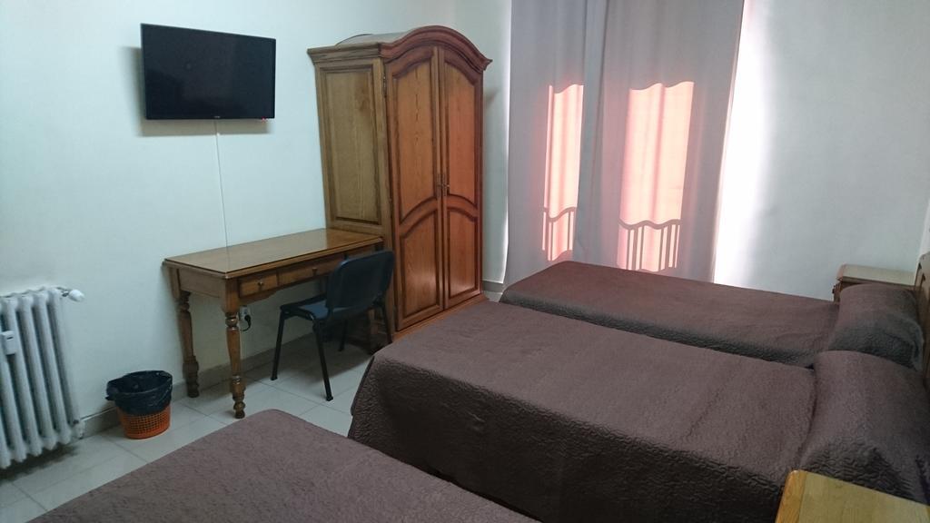 Hostal Retiro Madrid Chambre photo