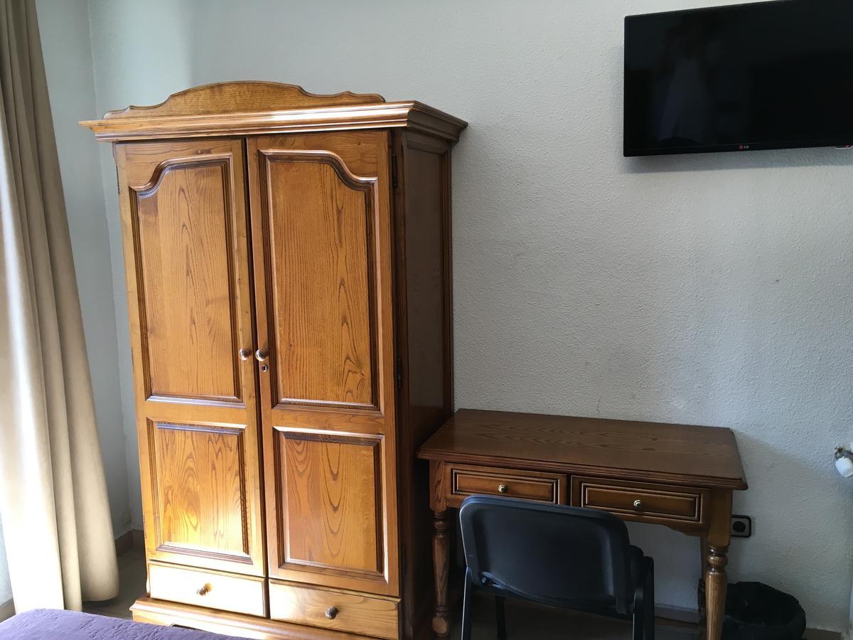 Hostal Retiro Madrid Extérieur photo