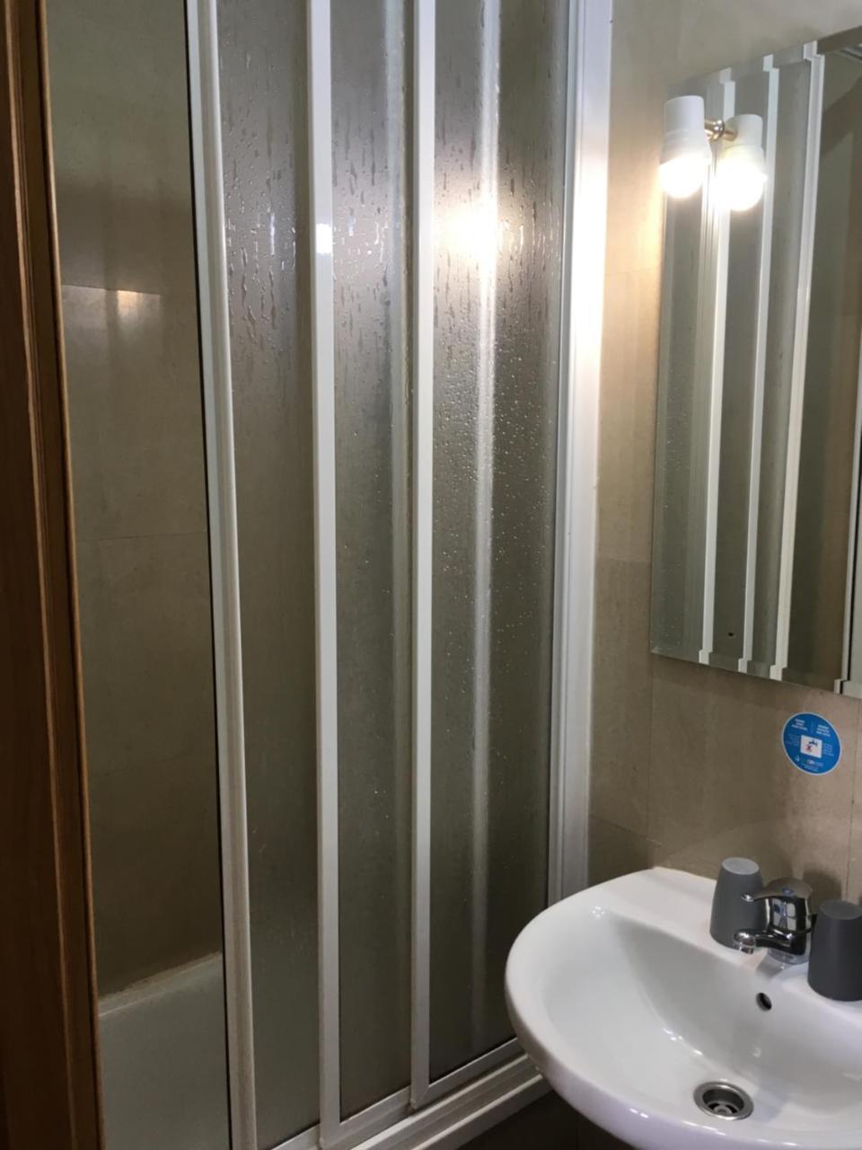 Hostal Retiro Madrid Extérieur photo